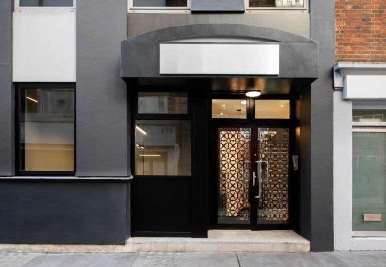 *Holborn* Private Serviced Offices: Units from 13 to 70 desks for rent WC1