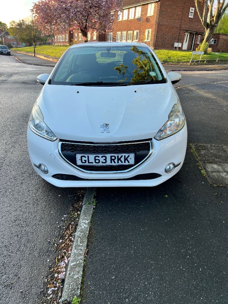 Peugeot, 208, Hatchback, 2014, Manual, 1199 (cc), 3 doors