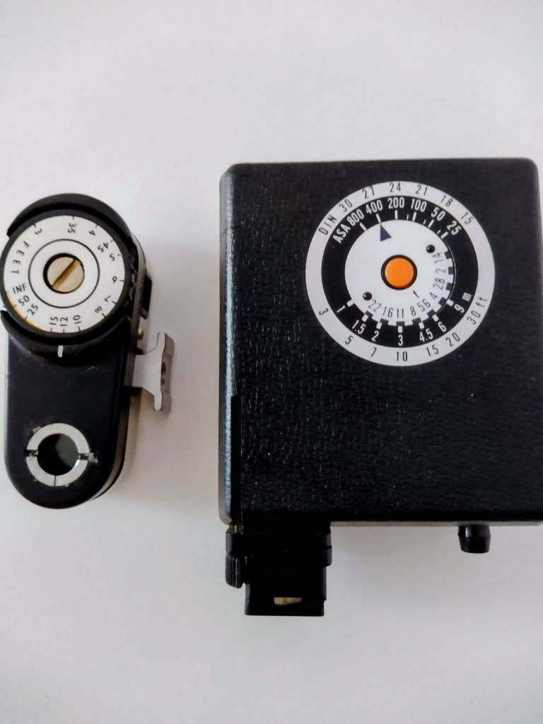 2 Vintage Camera Accessories! A Light Meter & a Flash Unit, see the photos & details!