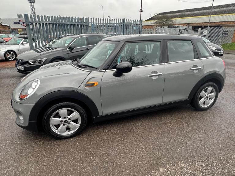 2017 MINI Hatch 1.5 Cooper Euro 6 (s/s) 5dr HATCHBACK Petrol Manual