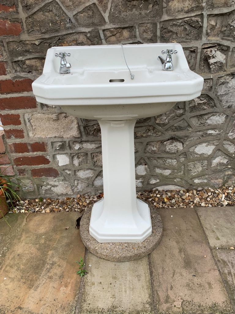 Victorian wash stand Bathroom sink