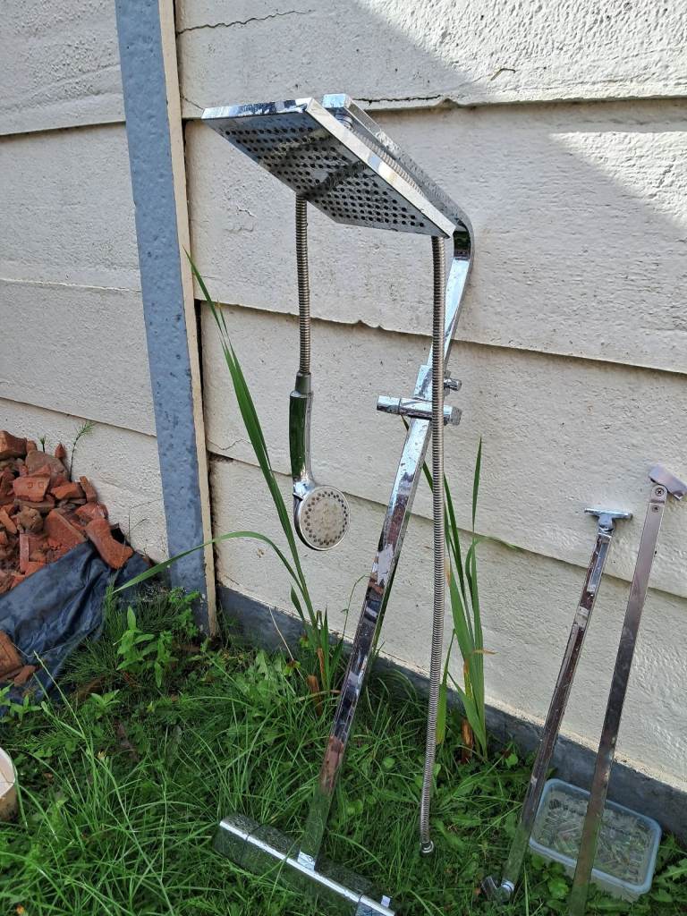 CAMPER WATER TANK OR WASTE TANK NEW 50L WITH WHEELS. MUCH MORE ALSO