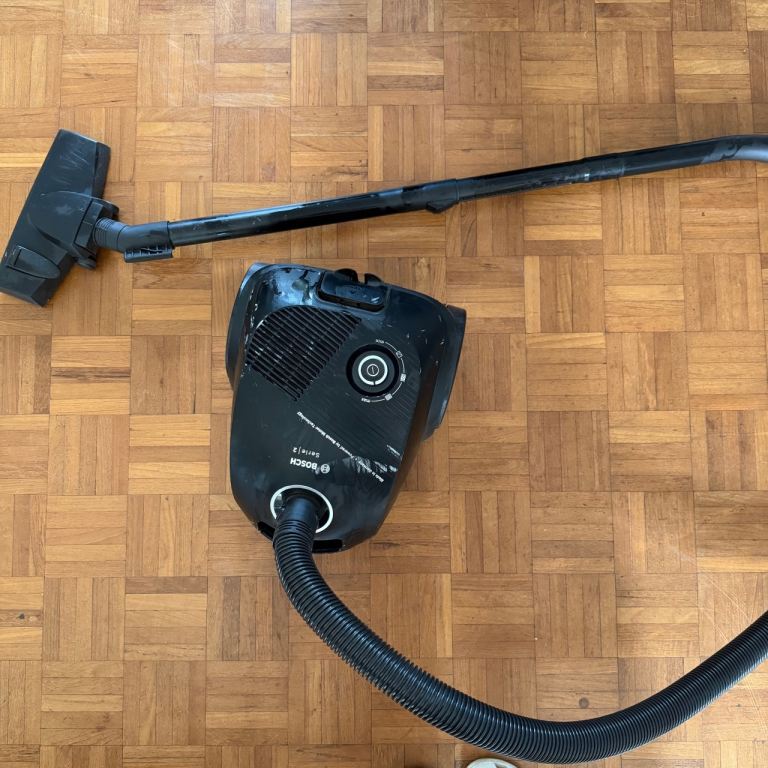 BOSCH Vacuum Cleaner 