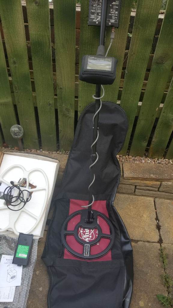 Whites DFX 300 METAL DETECTOR