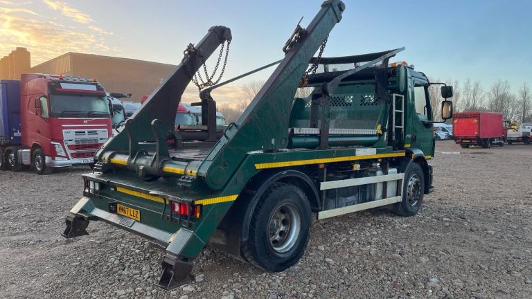 2018 Volvo FL 250 18 TONNE HYVA CHAIN LOADER , 277,541 KM