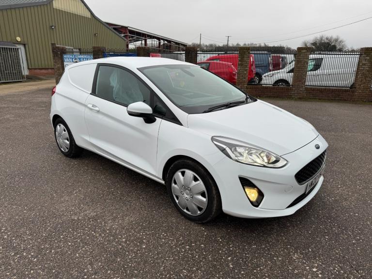 2020 Ford Fiesta 1.5 TDCi Van AIR CON PARKING SENSORS SATNAV FSH CLEAN VAN CAR DERIVED VAN Diesel...