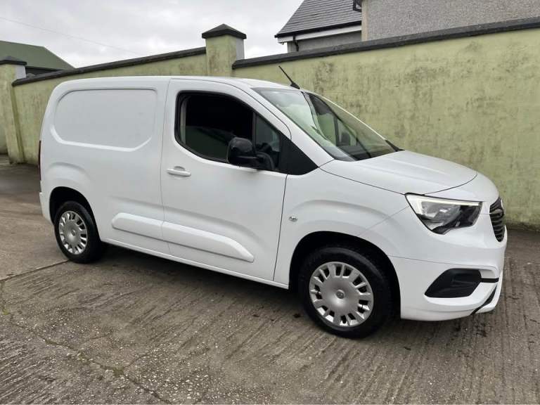 2023 VAUXHALL COMBO 1.5D 100BHP PRO 3 SEATER * 1 OWNER * FSH * PARTNER BERLINGO 