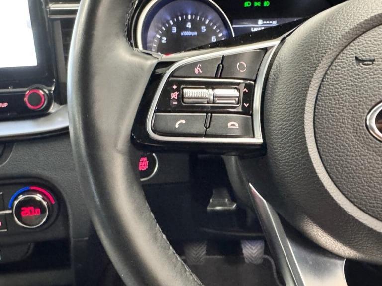 2020 Kia XCeed 1.4 T-GDi 3 FIVE DOOR 140 BHP + SAT NAV + REAR CAMERA + HEATED SEATS HATCHBACK Pet...