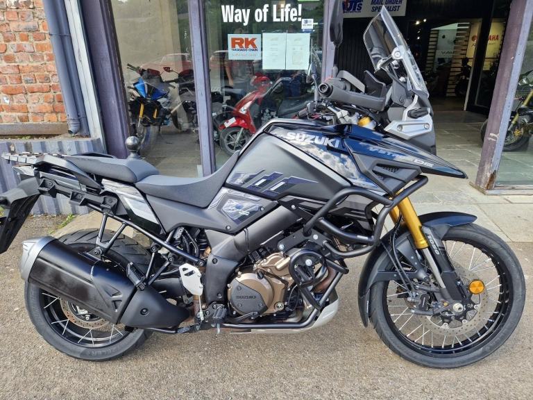 2026 SUZUKI V-STROM 1050DE IN BLACK