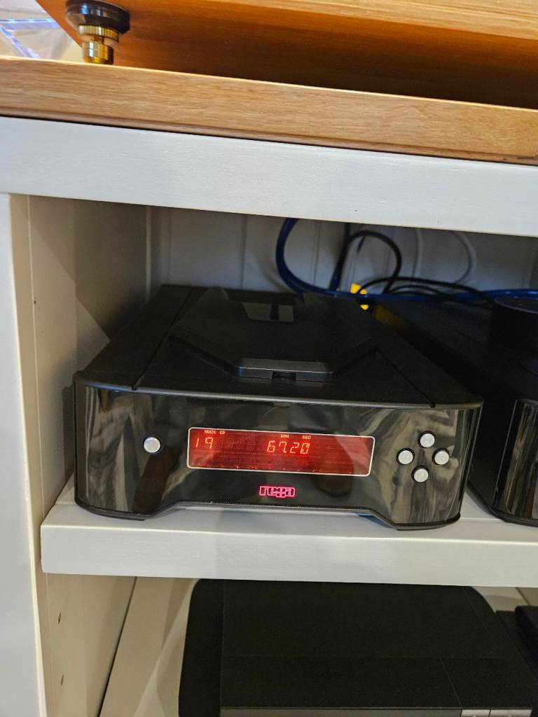 Rega Apollo cd player