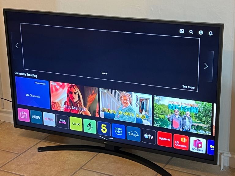 LG 55UN74006LB 55" Smart 4K Ultra HD HDR LED TV with Google Assistant & Amazon Alexa (2020)