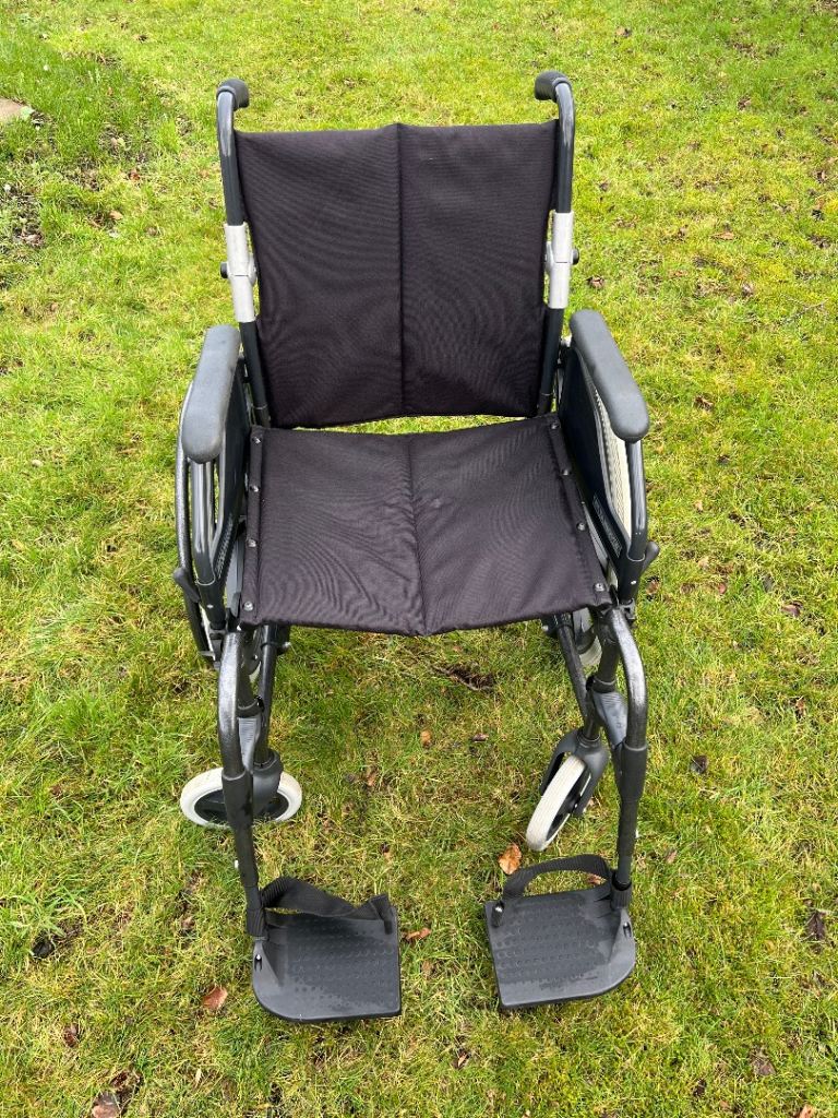 Sunrise Medical lightweight Self Propelled Wheelchair 50cm 