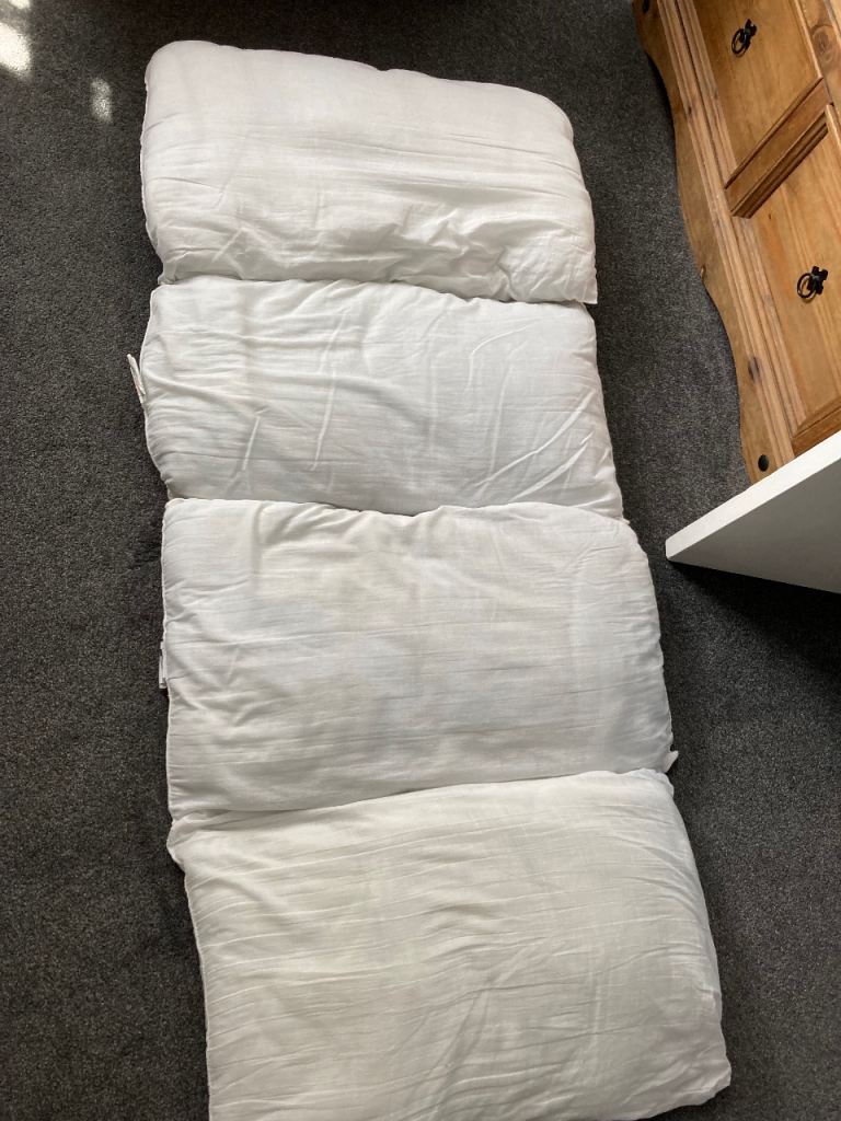 Free pillows 