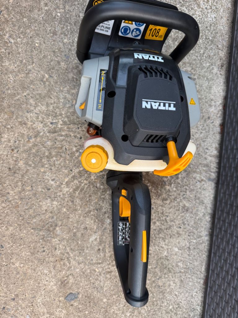 Titan Petrol Hedge cutter 