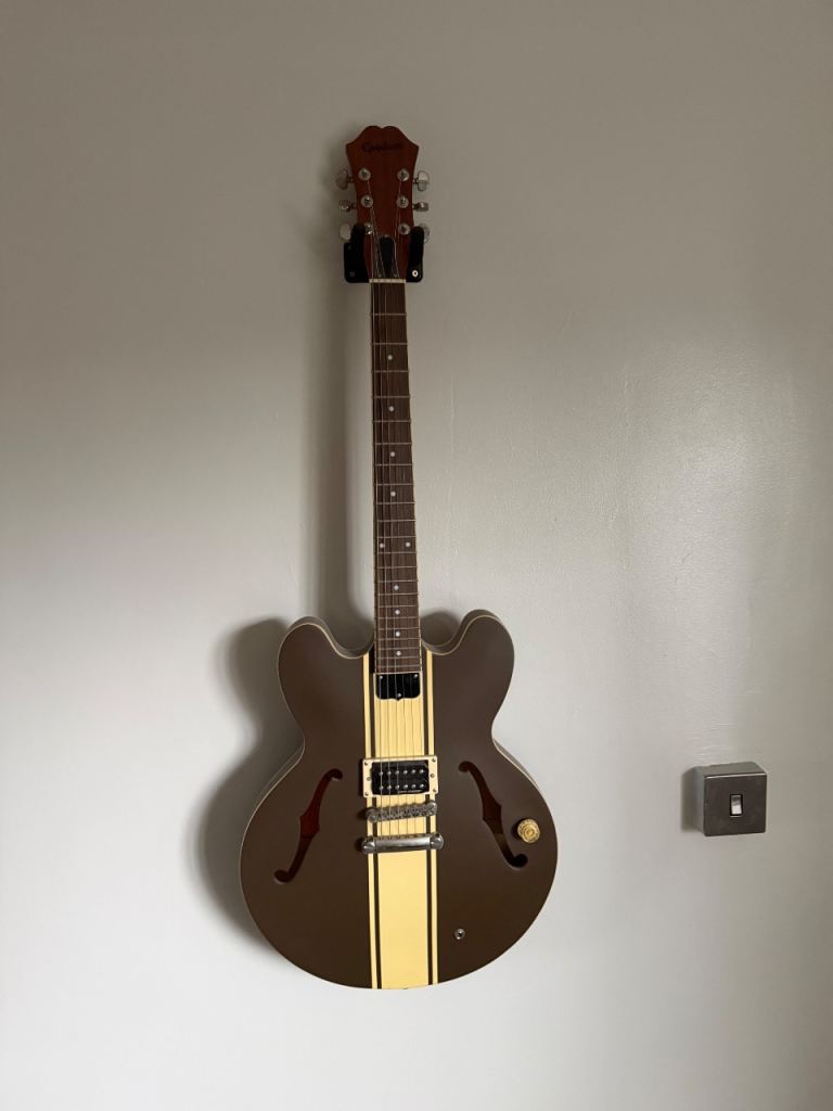 Tom Delonge Epiphone
