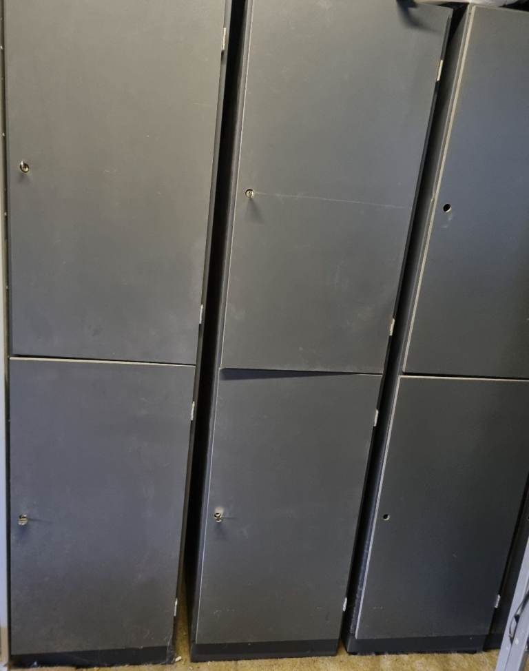 Double Metal Locker Unit - Good Condition