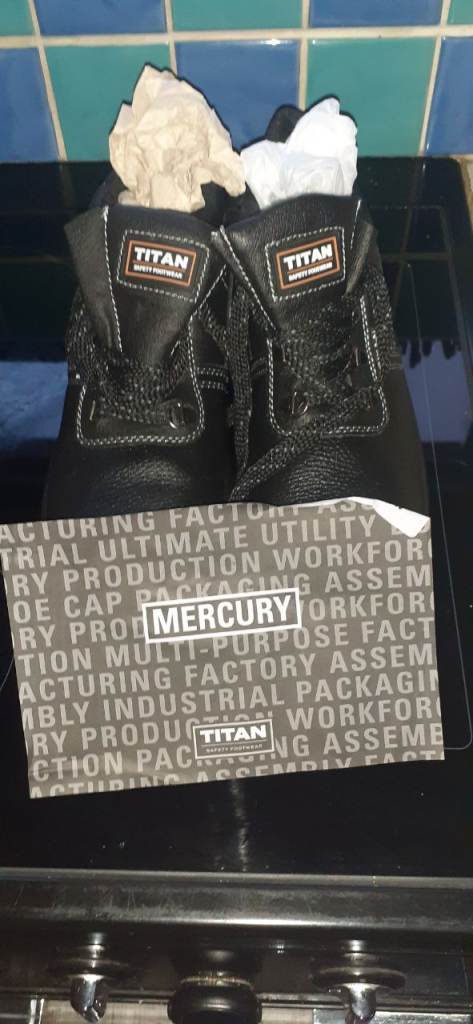 Size 9 steel toe cap shoes 