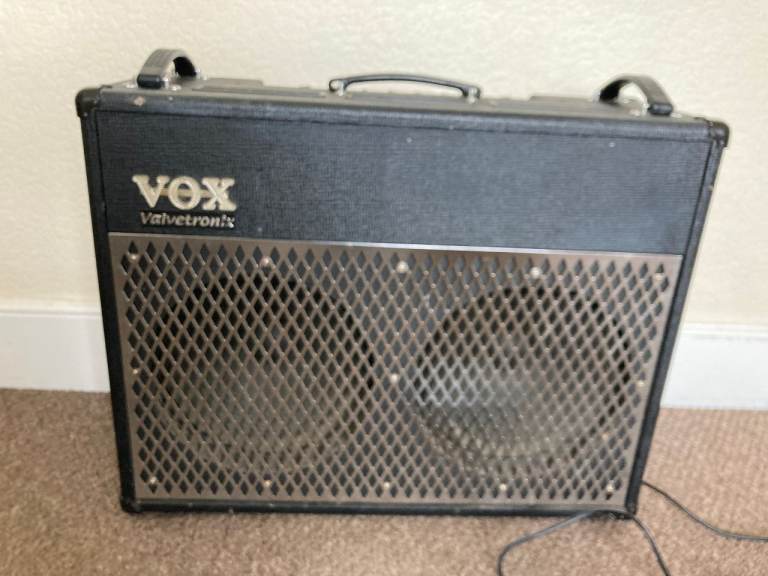 Vox Valvetronix 212 Combo Amp
