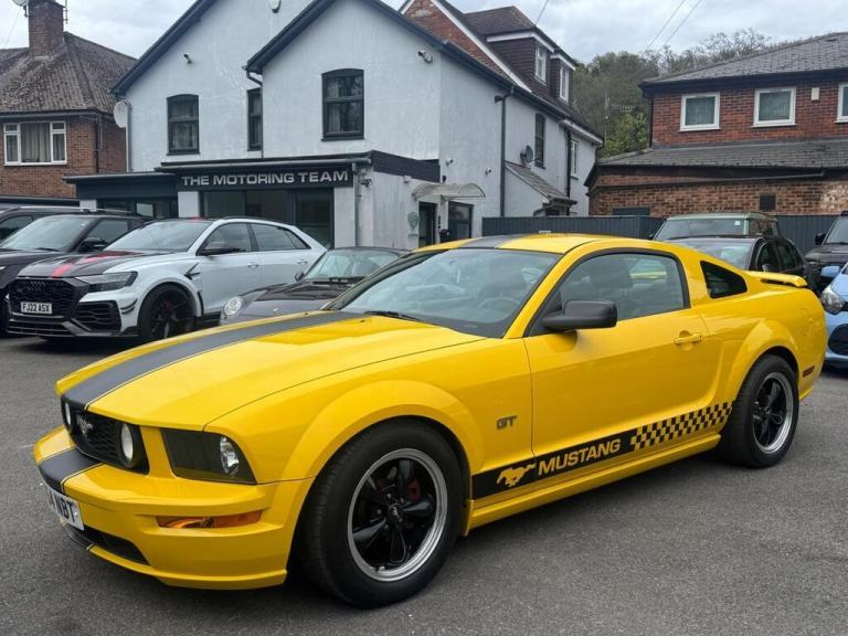 FORD MUSTANG GT 4.6 V8 COUPE 5 SPEED MANUAL - LHD LEFT HAND DRIVE