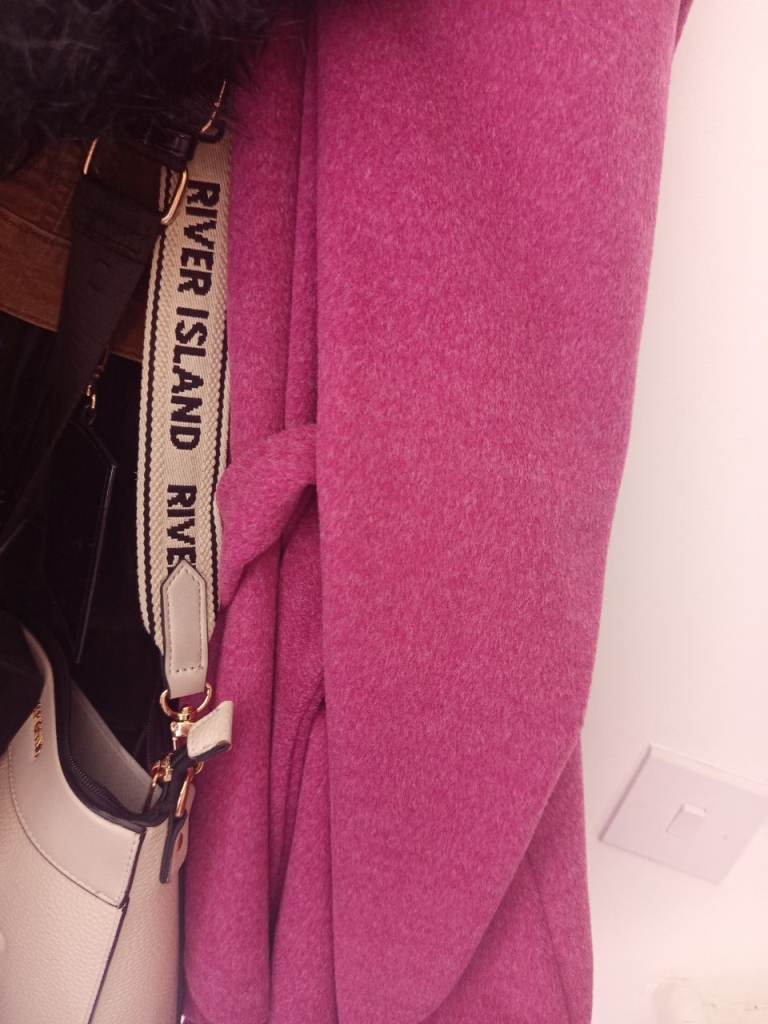 River Island White Crossbody Bag with Branded Strap – Good Condition