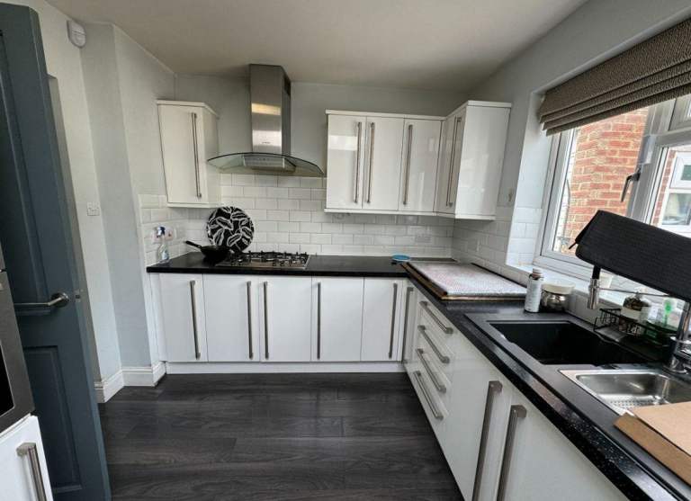 Double bedroom available