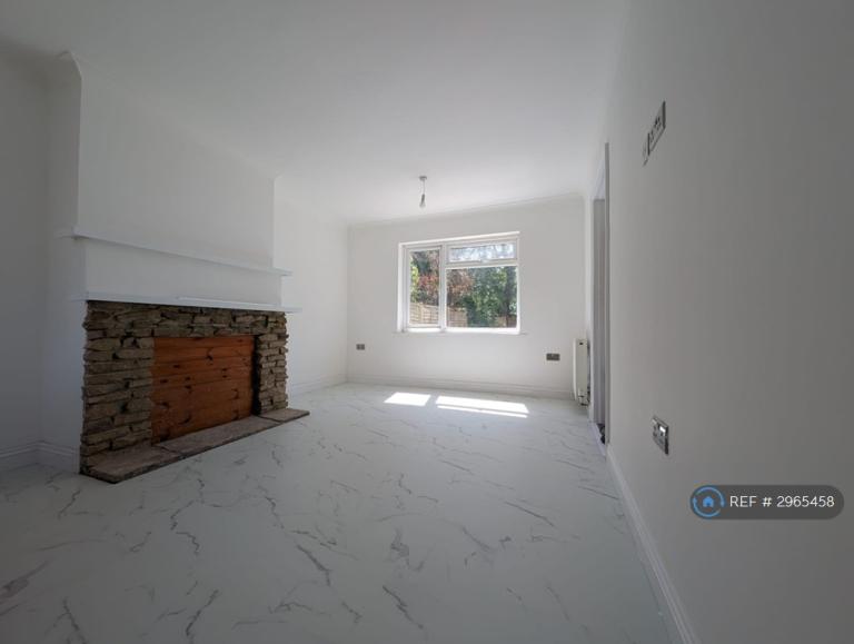 3 bedroom house in Well Road, Barnet, EN5 (3 bed) (#2965458)
