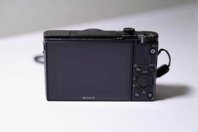 Sony RX100 VII DSC-RX100M7 4K Camera- 64GB SD, 3 batteries, HDMI streaming setup, good condition