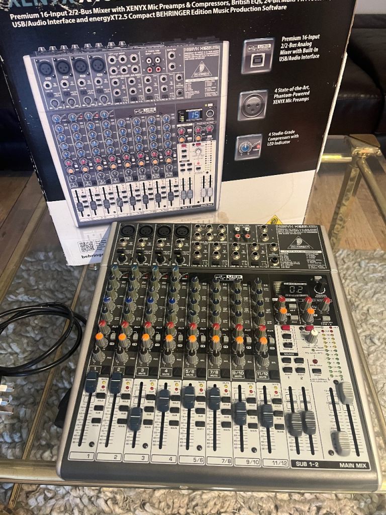 Behringer Xenyx X1622USB mixer