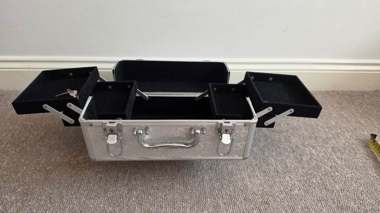 Silver Makeup Organiser Box with Keys