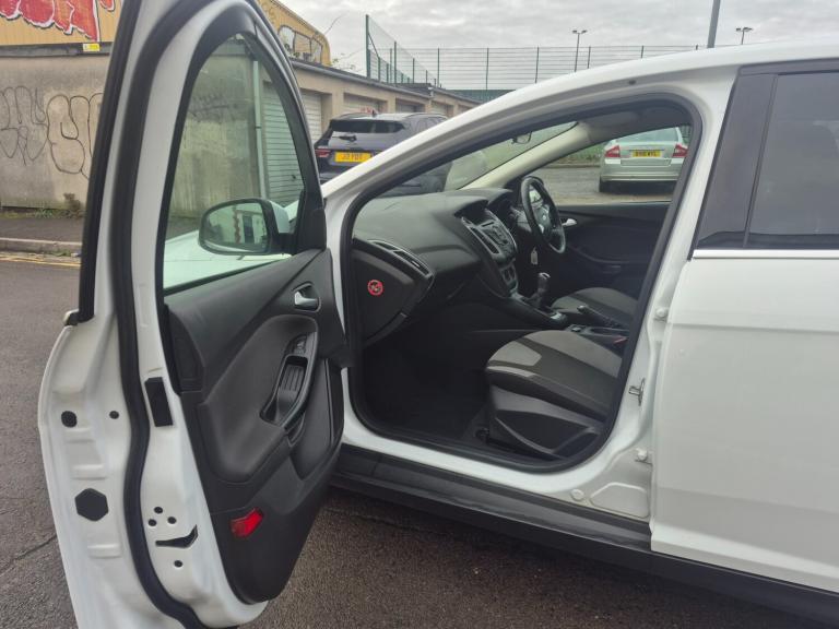 2013 Ford Focus 1.0 EcoBoost Zetec 5dr HATCHBACK Petrol Manual
