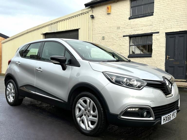 image for 2016 66 Renault Captur 1.5 dCi (110) Dynamique Nav 6 Speed Met Mercury Silver