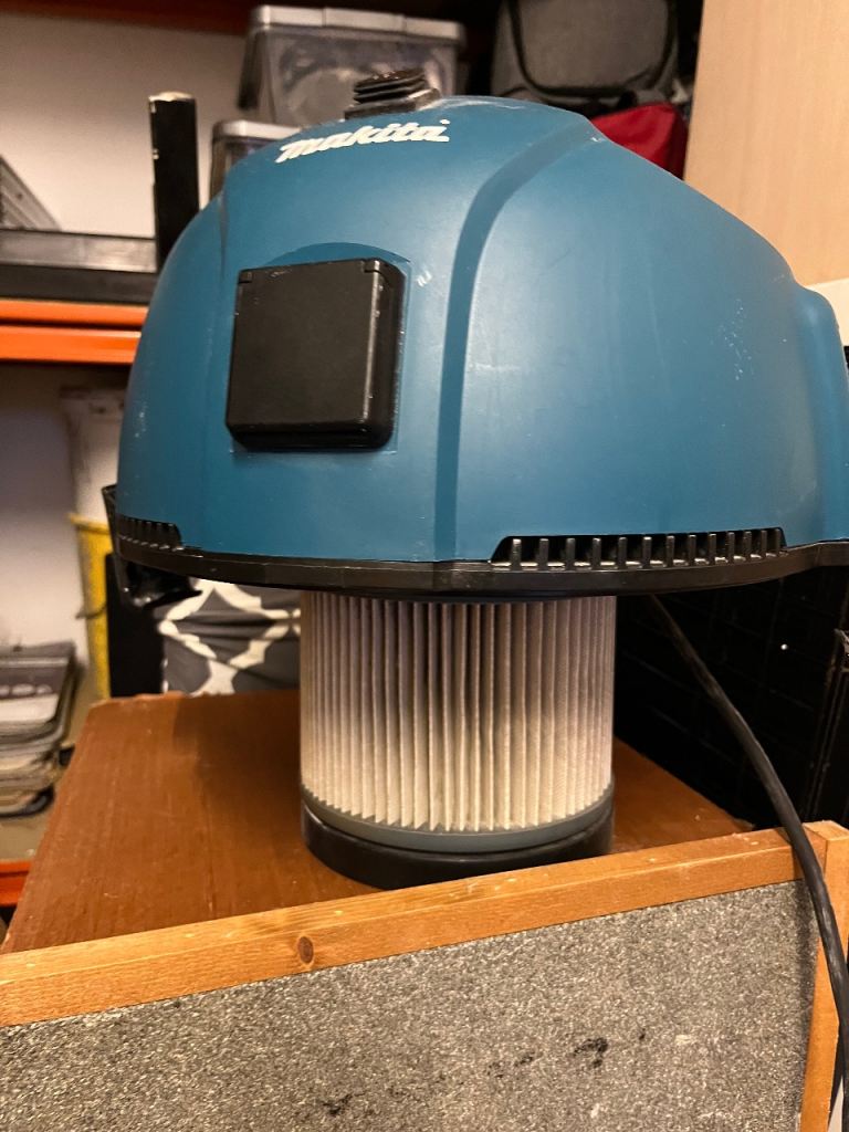 Makita l rated  hoover 