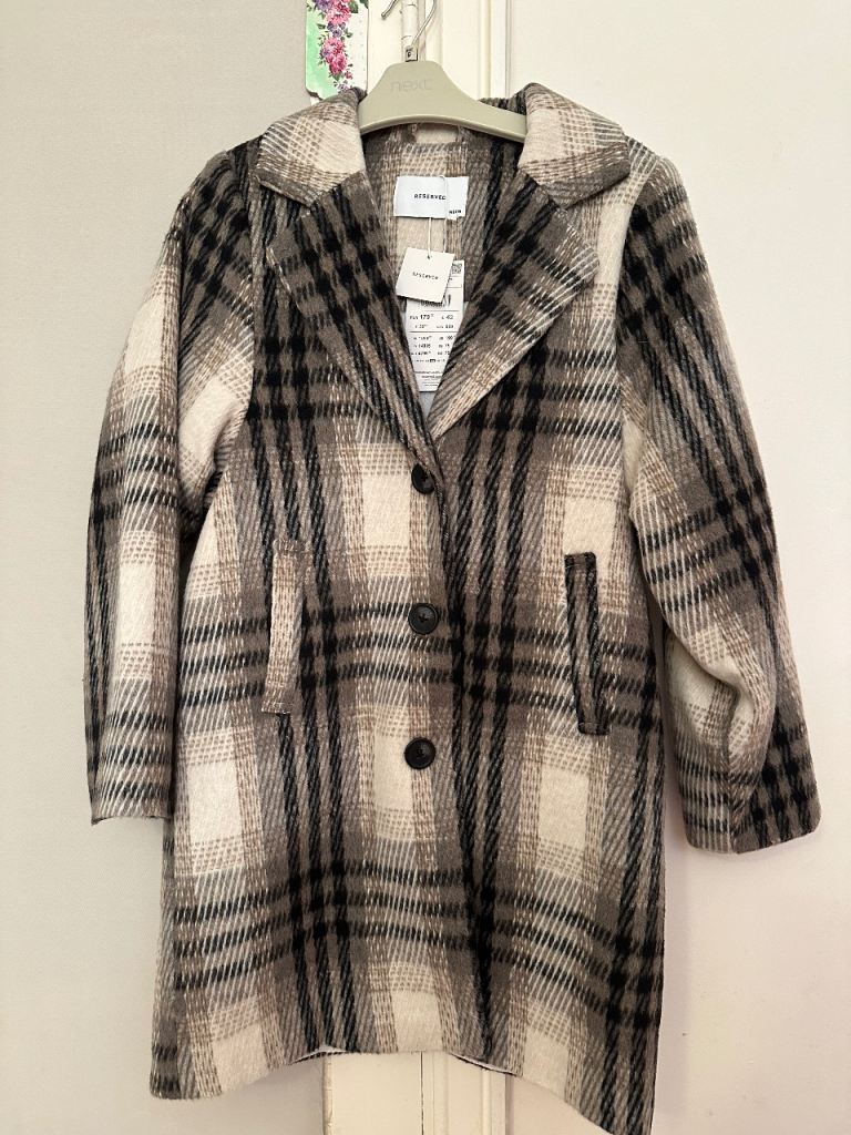 New Girls’ coat 140cm