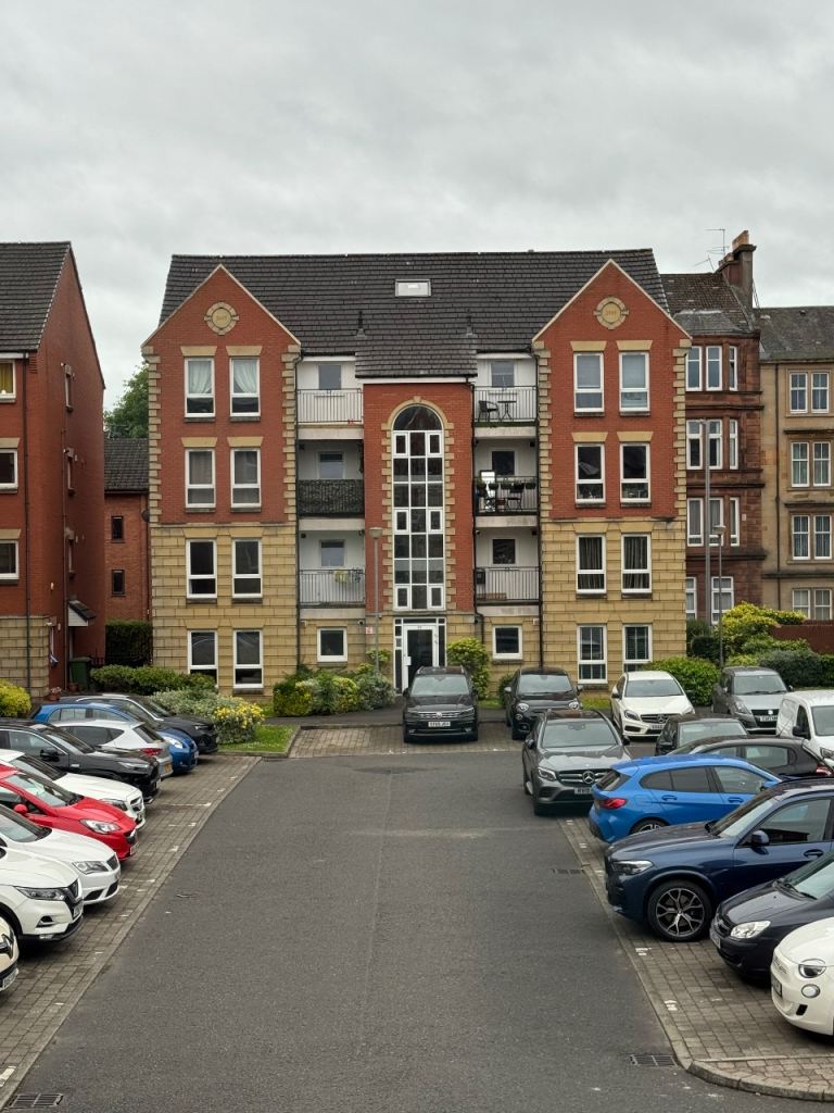 Part furnished 2 Bedroom Flat City Centre