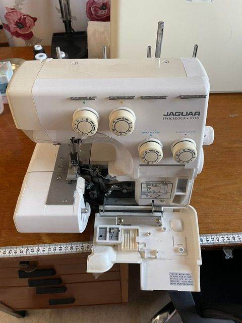 Jaguar Epochlock Sewing Machine with Manual