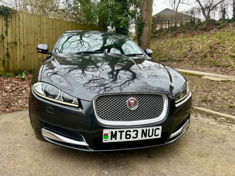 JAGUAR XF 3.0 d V6 240*LUXURY*ONLY73K-Xenons-Nav-BT&amp;Dab-LTHR**Stunning Example
