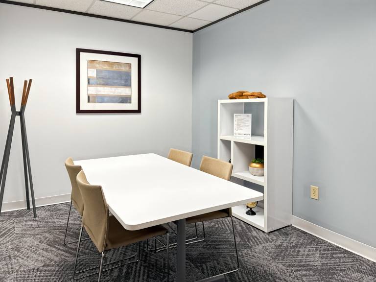 Gloucester - GL1 2NE \ Private Office with 4 Desks