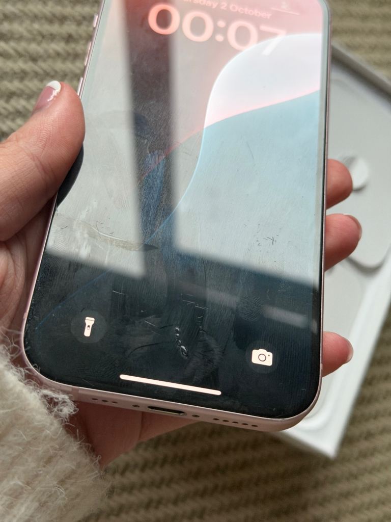 Apple iPhone 15 - Pink - 128GB - Good Condition