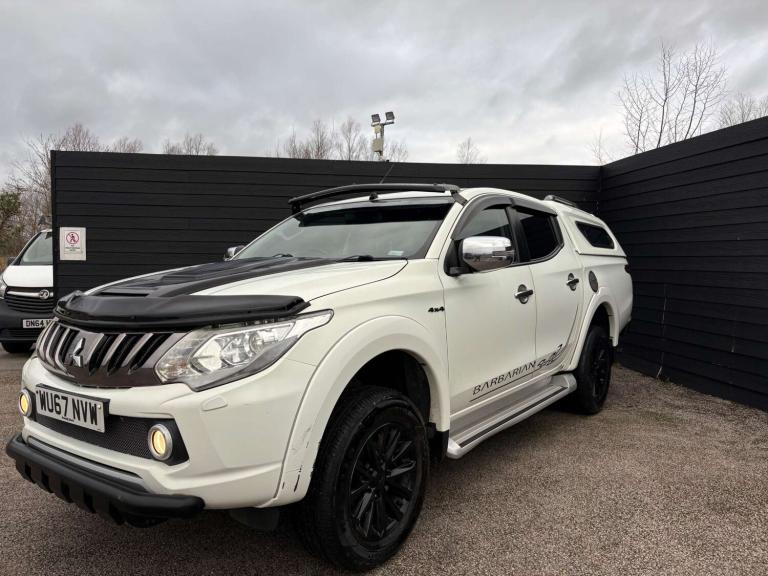 2017 Mitsubishi L200 2.4 L200 Barbarian DI-D 4WD Pickup Diesel Manual