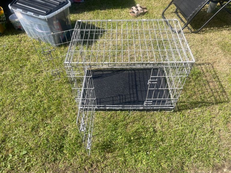 Pet crate size medi