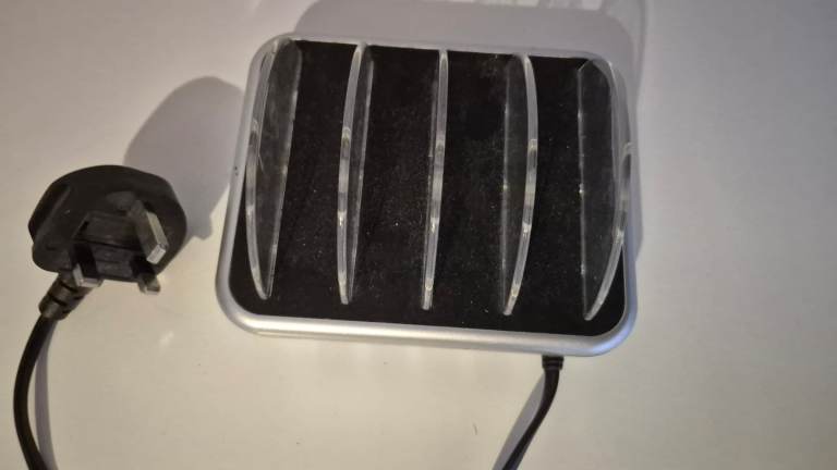 4 item holster USB charger