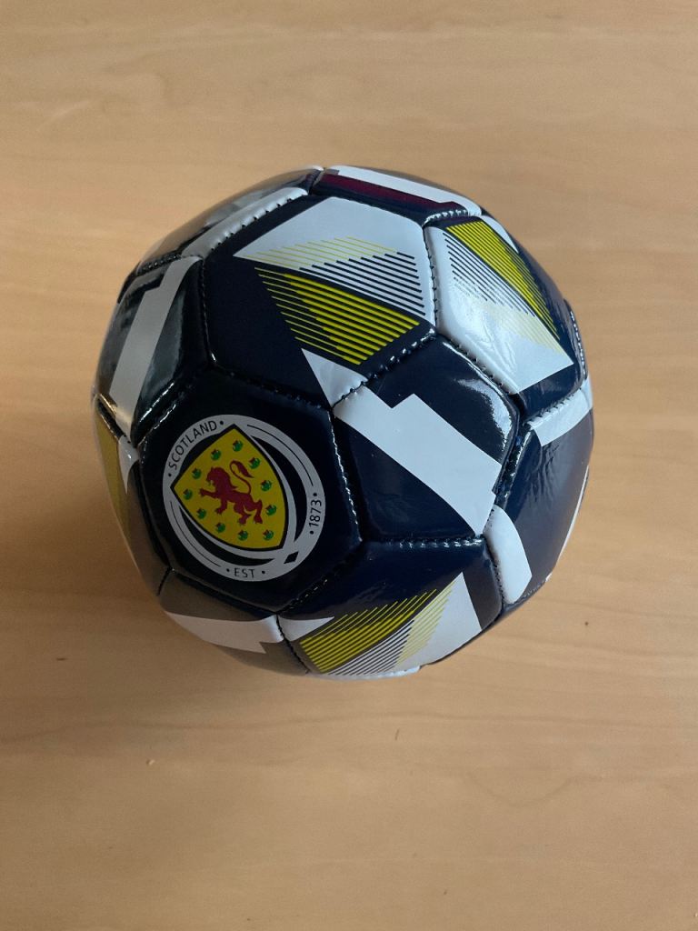 BRAND NEW OFFICIAL SCOTLAND NATIONAL TEAM FOOTBALL SFC (Size 1 Mini Kids World Cup)