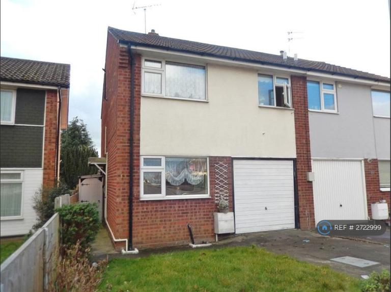 3 bedroom house in St Johns Road, Clacton-On-Sea, CO15 (3 bed) (#2722999)