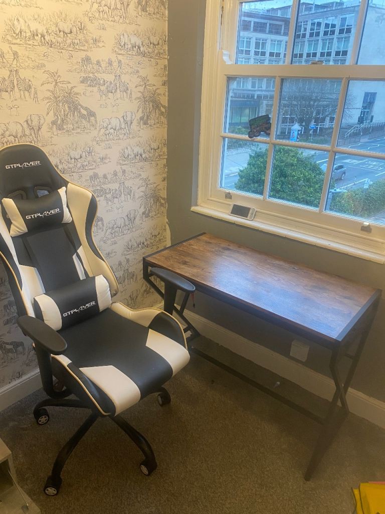 Desk & Chair 