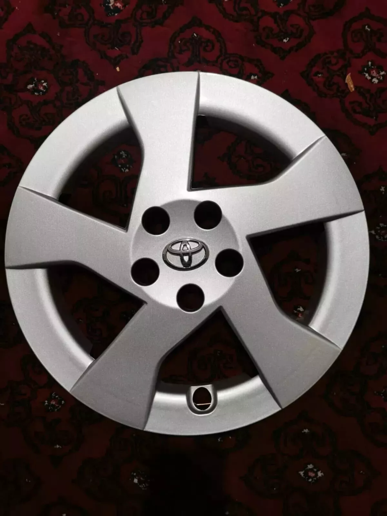 TOYOTA PRIUS WHEEL CUP 2009-2015
