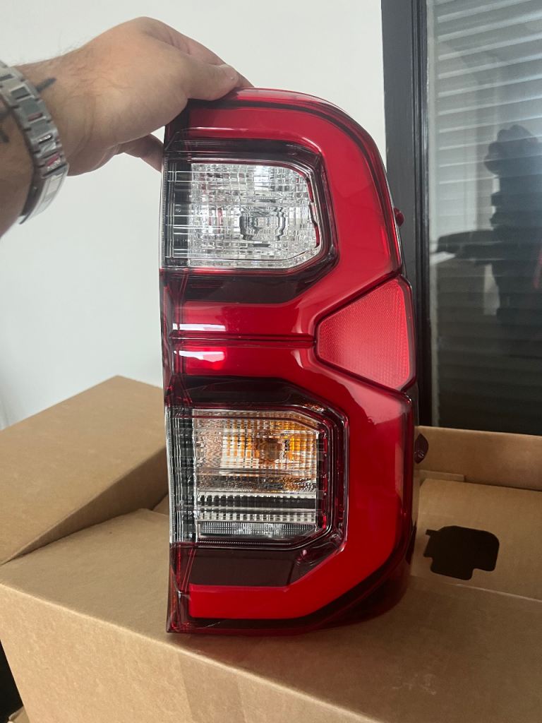 Toyota Hilux Tailight Drivers Side 81550-0K750