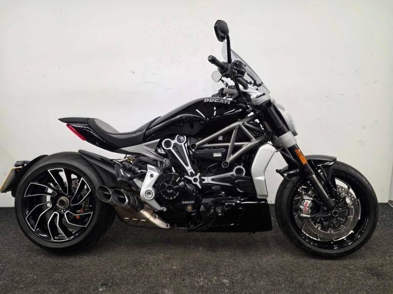 DUCATI X DIAVEL S ** CRUISE CONTROL - BREMBO BRAKES - LED LIGHTS **