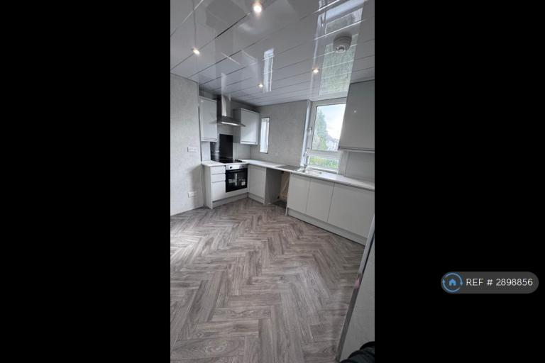 3 bedroom flat in Loch Road, Chapelhall, Airdrie, ML6 (3 bed) (#2898856)