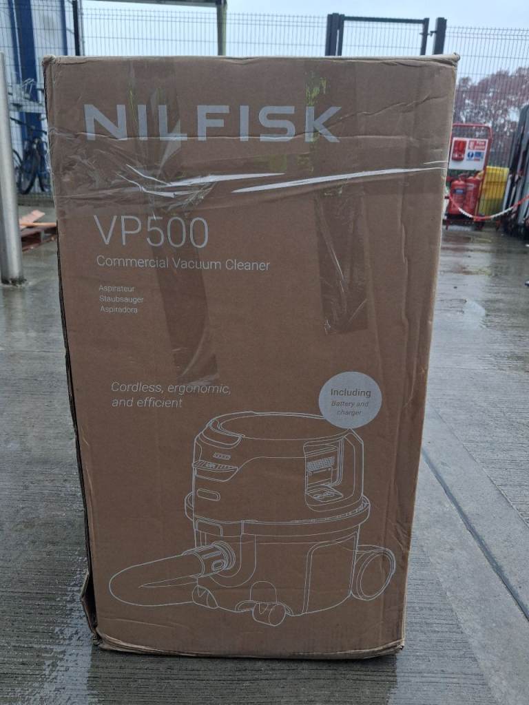 nilfisk vp 500 cordless tub vacuum brand new