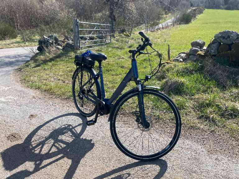 Giant Electric Hybrid Bike – Blue, Good Condition
